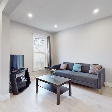 Three Bedroom In Hamilton Exteriör bild