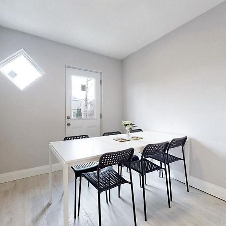 Three Bedroom In Hamilton Exteriör bild