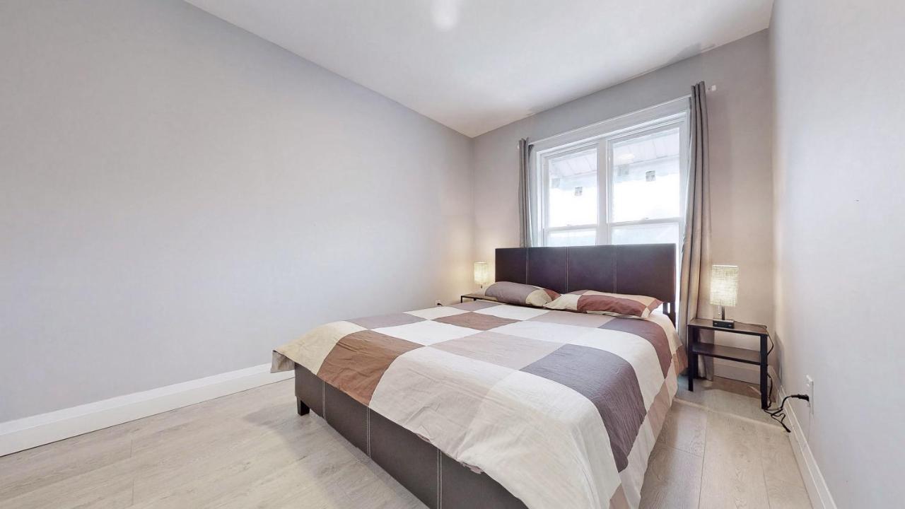 Three Bedroom In Hamilton Exteriör bild